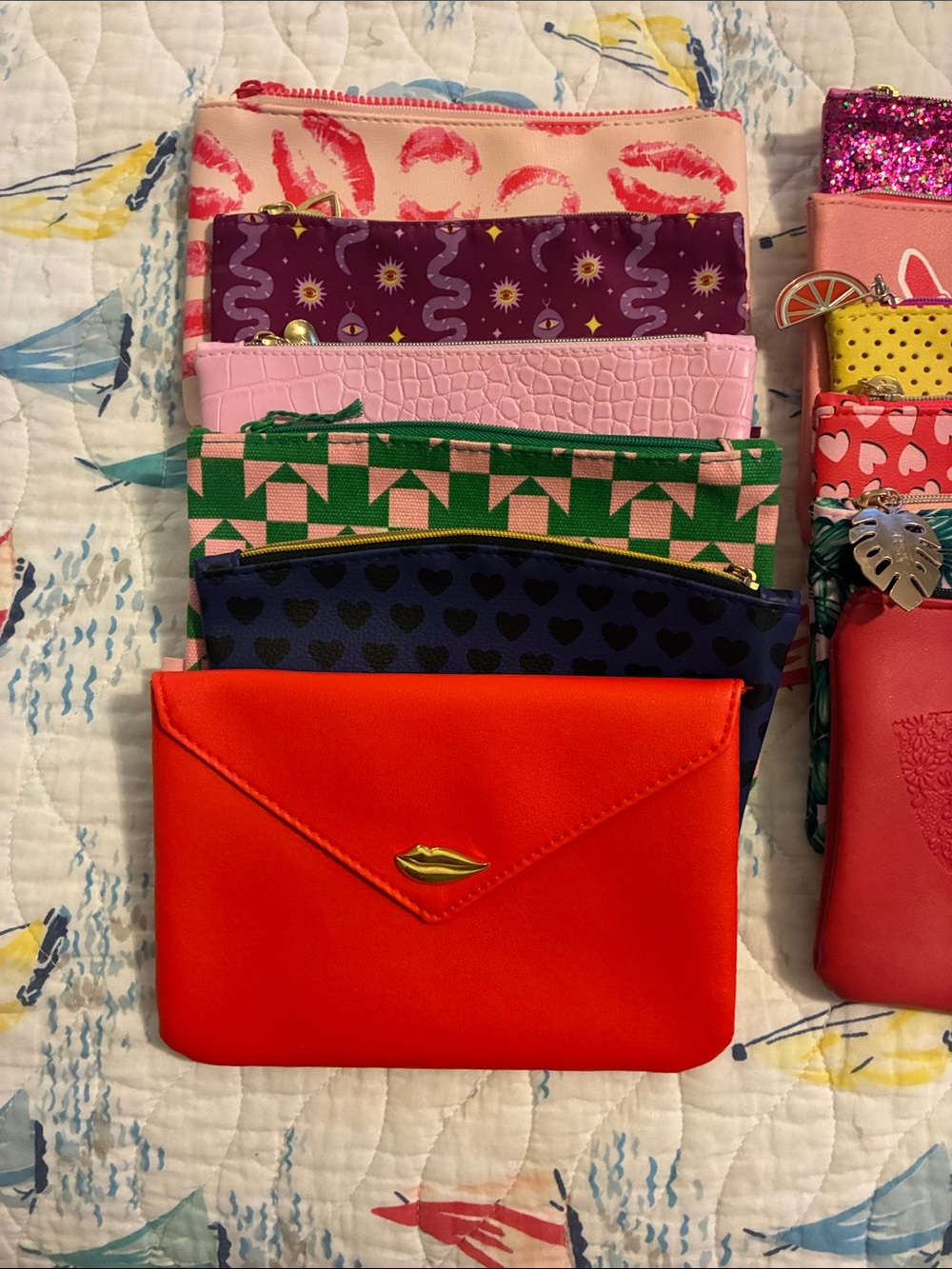 IPSY Cosmetic Pouch (18) - Picture 2 of 5